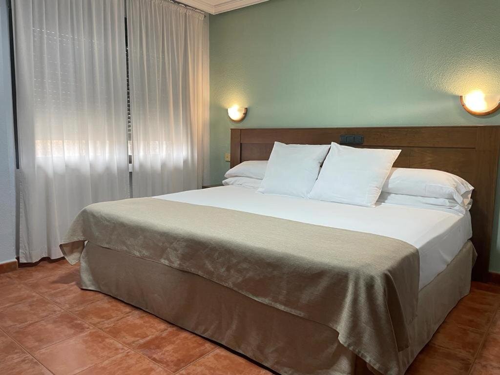 Habitación del Hotel Los Kekes en Coria